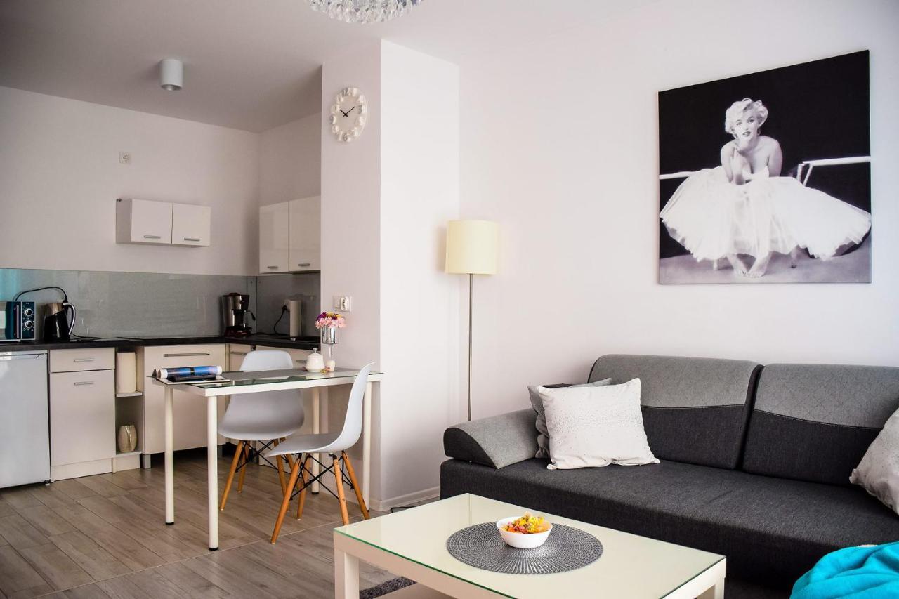 Operowa Marilyn Monroe Apartment ลูบลิน ภายนอก รูปภาพ