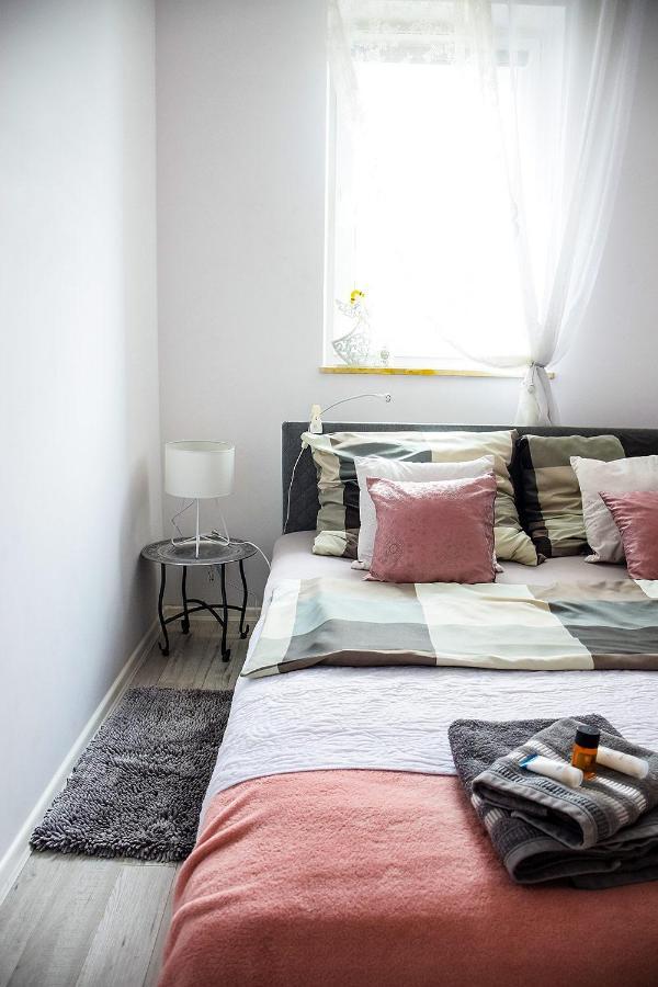 Operowa Marilyn Monroe Apartment ลูบลิน ภายนอก รูปภาพ